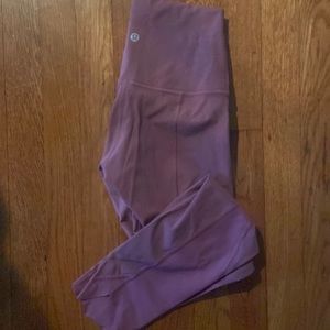 Lululemon capri style- pink-purple color great condition